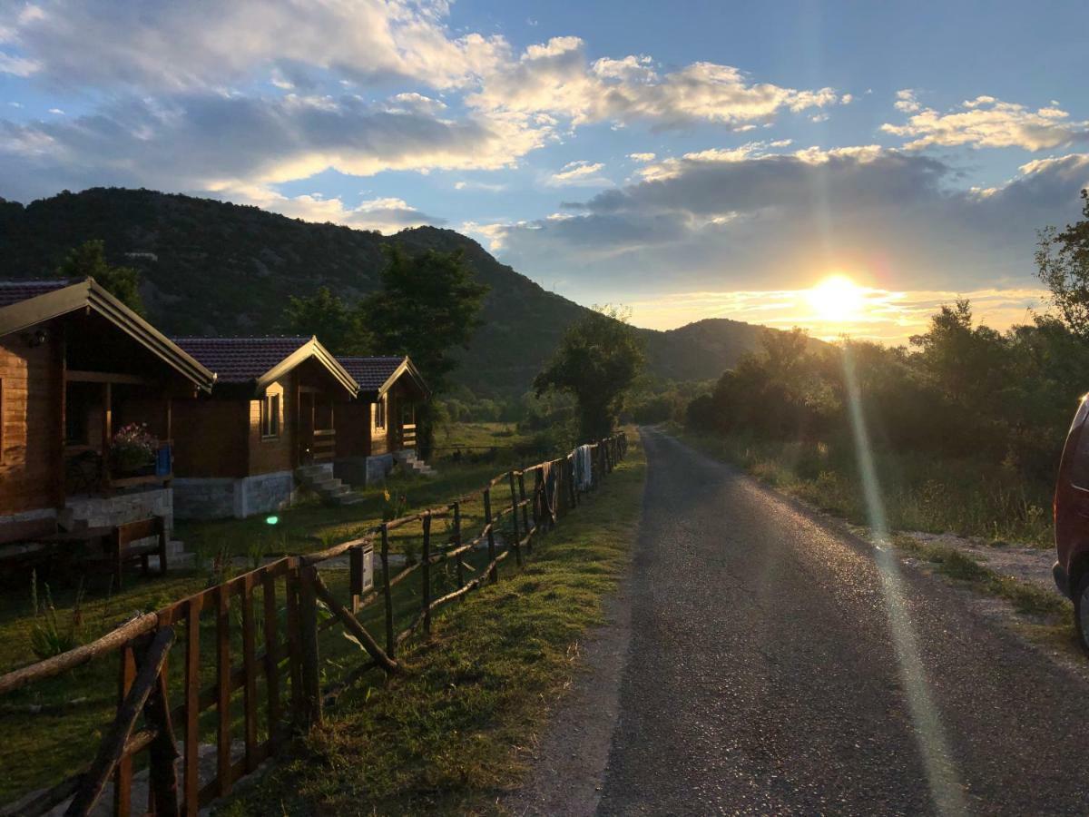 Orahovo Cottages Virpazar Ngoại thất bức ảnh